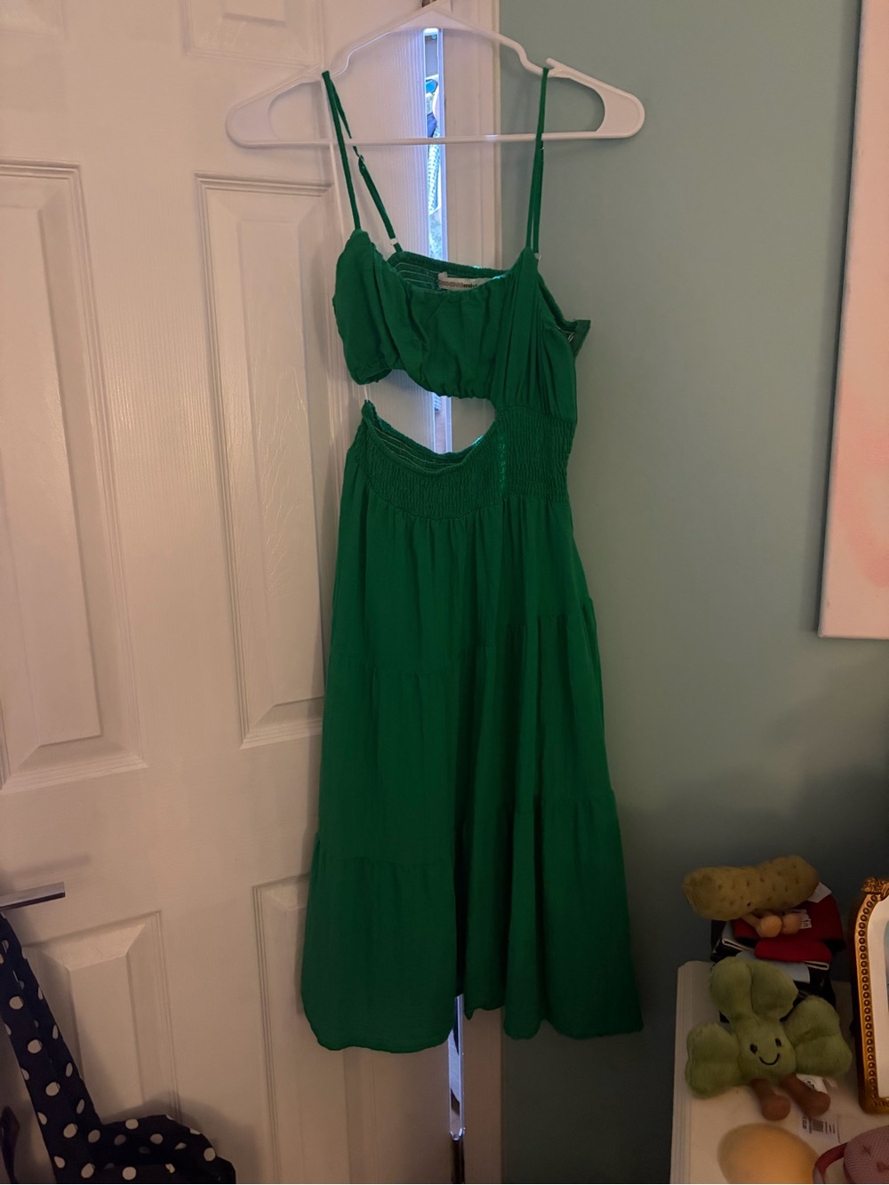 Sleeveless Green Midi Dress with Cutout and Smocked Waist